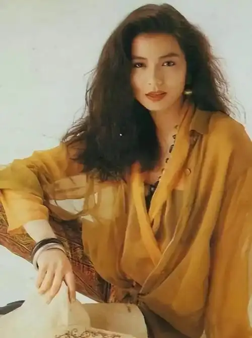 看了90年代港风穿搭我发现再过30年你穿衣也未必赶得上她们