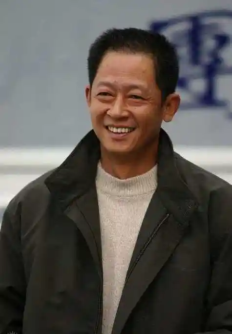 57岁演员王志文再掀演艺高峰,备受瞩目!