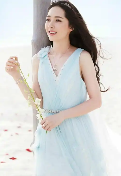 郭碧婷身材照郭碧婷长发图片