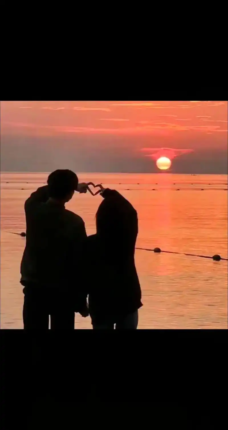 人和人的羁绊 第一眼就注定了.#夕阳下的背影 #情侣头像 # - 抖音