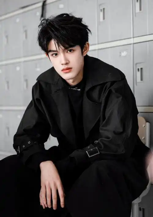 新浪娱乐头像#  张极的帅照能不能让大家都看见050505  @tf