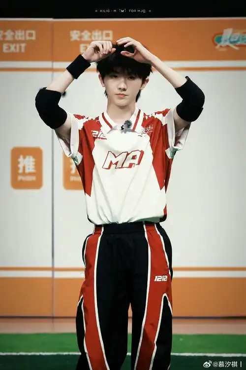 "  90#偷-马嘉祺[音乐]# 90#forever child-马嘉祺[音