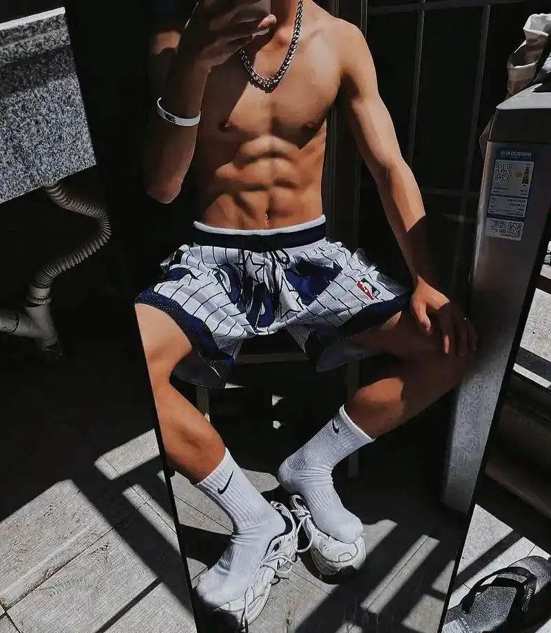 目前现状 家里人给点儿就花点儿 #185cm #令人心动的头 - 抖音