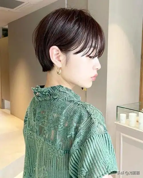 波波头短发发型图片可爱 - 冷求网