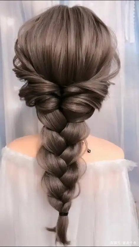 气质优雅空灵,这款编发让你如精灵般美丽