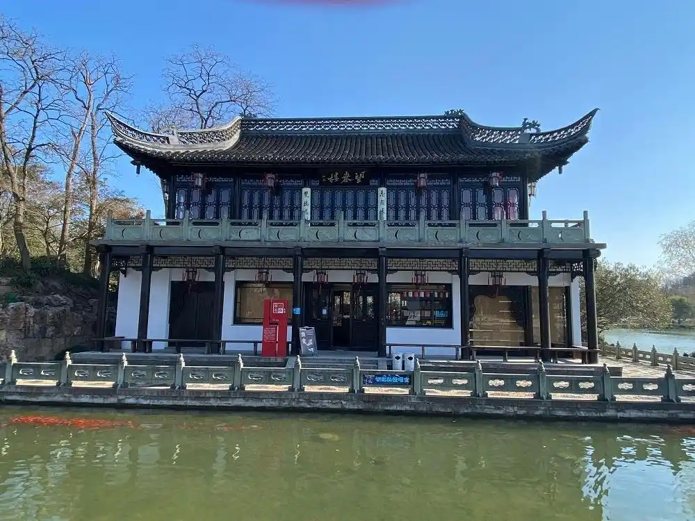 楹联故事丨扬州瘦西湖望春楼:飞阁凌芳树 双桥落彩虹