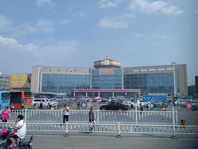 呼和浩特两座大型火车站介绍