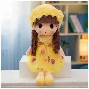 小女孩洋布娃娃图片