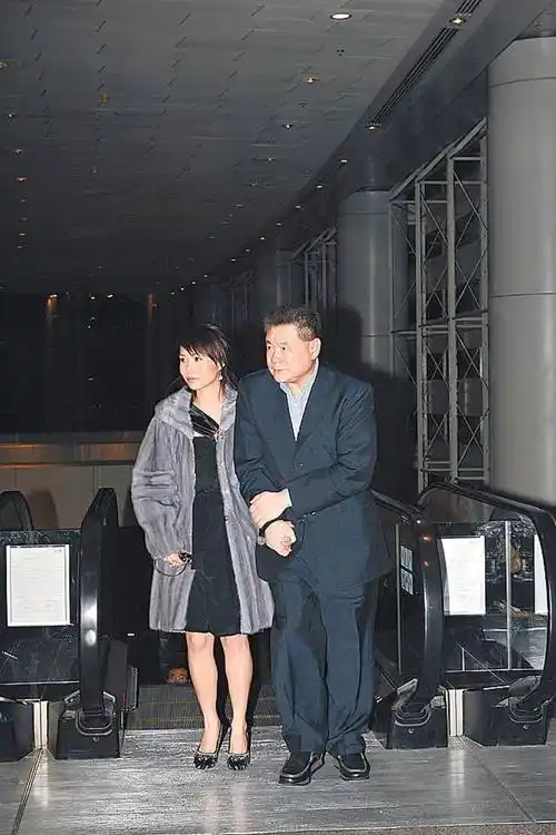 刘銮雄非要跟学霸玩爱情,于是吕丽君认真了!_腾讯新闻