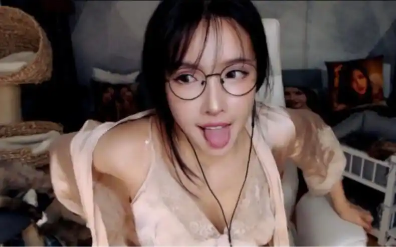 【助眠】大艺术嘉 口腔音 芦荟胶 丝滑肥美 白色大灯 超级舒服-破绽67