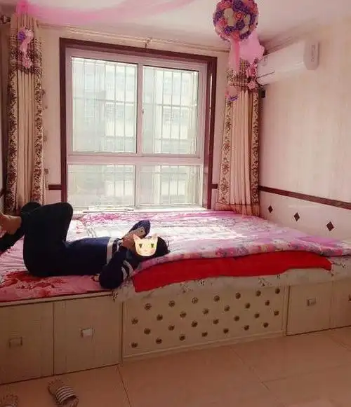 晒晒农村婆家给我准备的婚房,卧室7㎡的大炕,真是太尴尬了|装修|客厅
