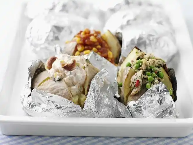 烤箱用锡纸还是铝箔纸锡纸烧烤会中毒吗