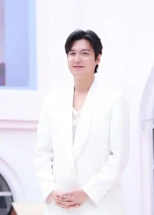 李敏镐现状曝光:酵母助力〃欧巴〃变大叔,网友惊呼难认!__财经头条