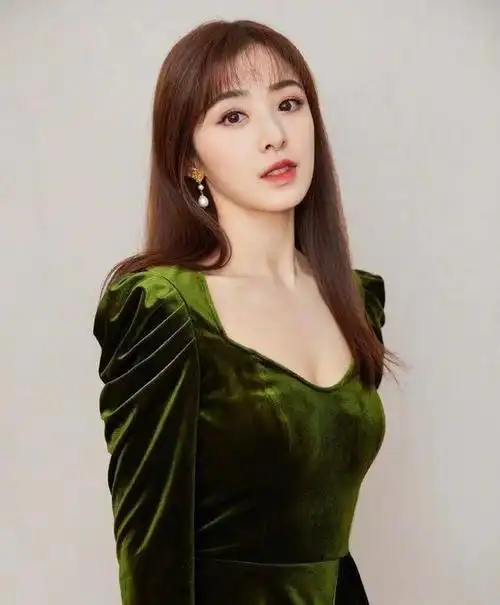 张含韵甜美可爱且努力 - 娱乐资讯(主打网)