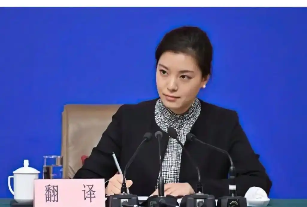 最美女翻译官.#治愈系 ##抖音热歌 #手机壁纸  - 抖音