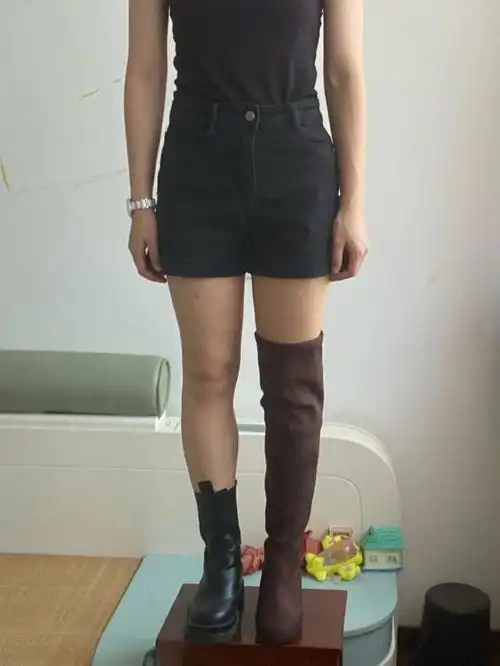小粗腿女孩完全可入手的高筒过膝长靴