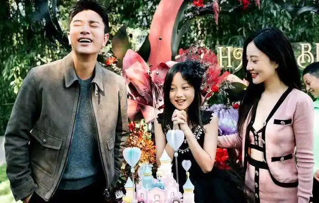 最近,有网友闲得发慌,点评李小璐,贾乃亮和他们女儿甜馨的区别,这件事