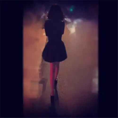 短发女生头像背影图片_短发背影