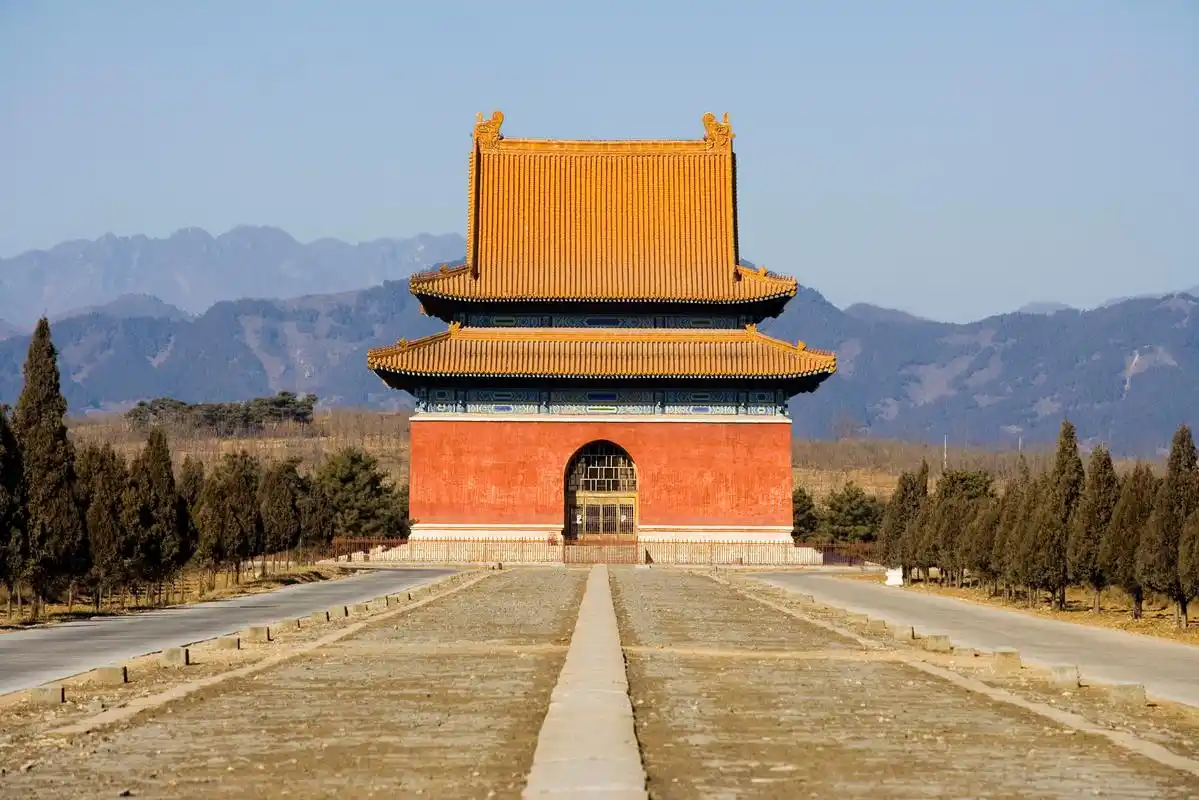 中国名气最大的墓园:一个埋葬我国首任总统,一个被列入世界遗产