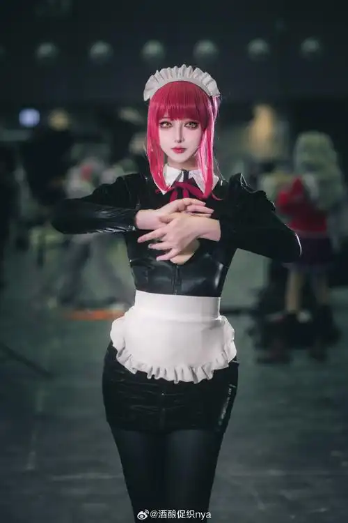 cosplay超话#二次元cos大赏#  玛奇玛同人女仆  摄影:@kilua_红莲  都