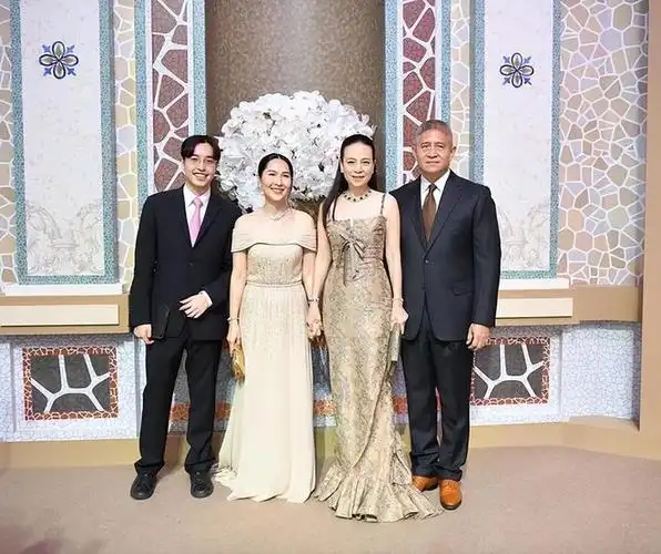 泰国亿万富豪婚礼真奢华泰国总理都去了他信女儿一家子也去了