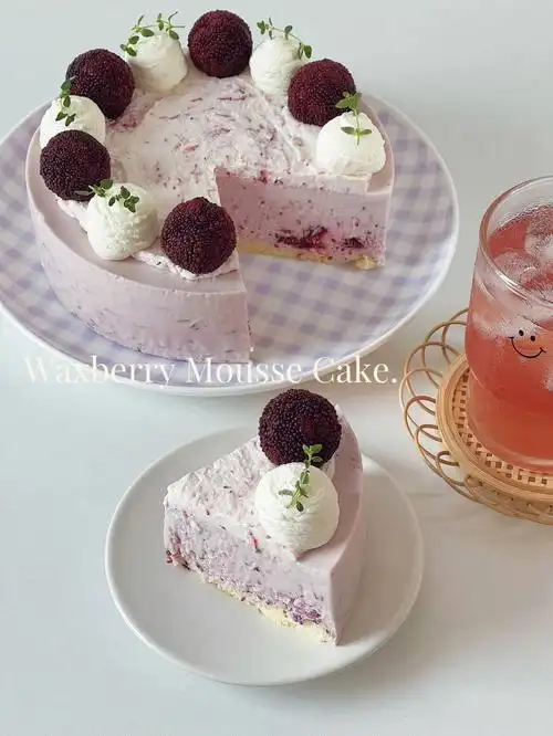 烘焙日记杨梅冰淇淋慕斯蛋糕一口惊艳