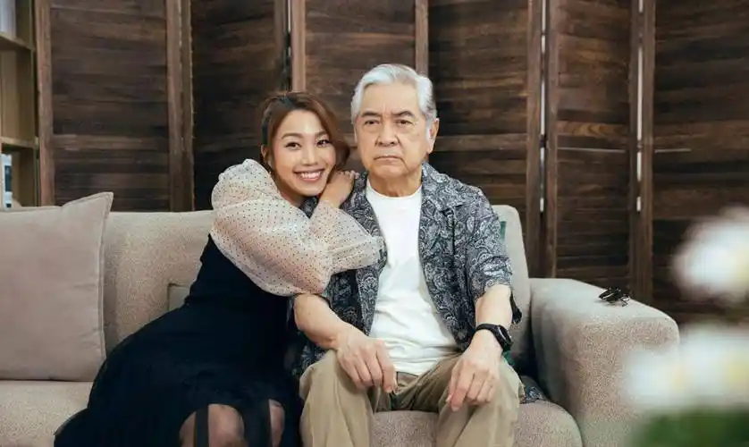 2日,蒋丽雯正式宣布与比外界小5岁的男友白浩结婚的喜讯,秦沛升任公公