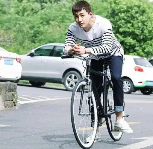 男星身材没料还敢脱白斩鸡道具型男真腱子肉差距一目了然