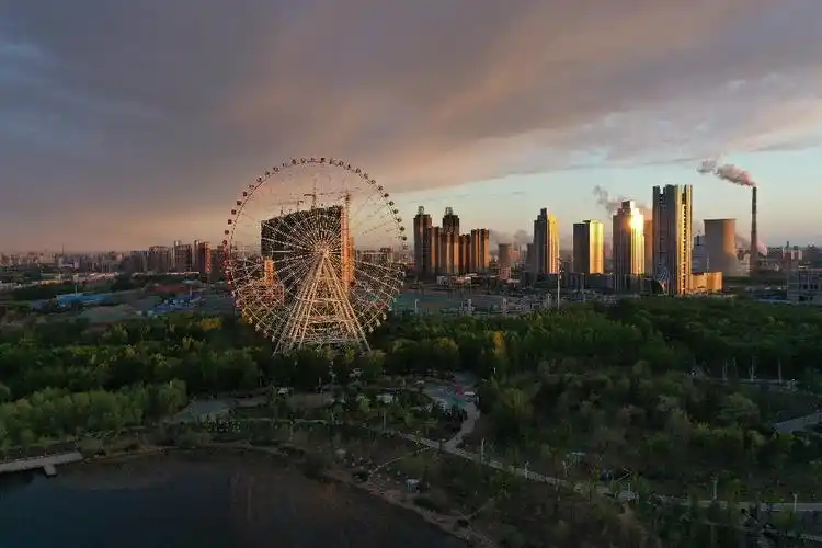 晨光下的四平植物园. 《四平日报》供图