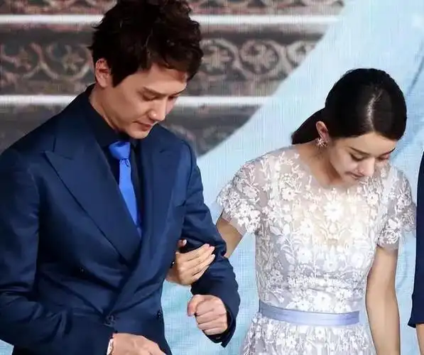 冯绍峰"夜会门"事件大反转?事已至此,赵丽颖你别心塞了