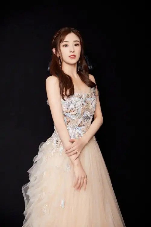 张含韵造型好仙