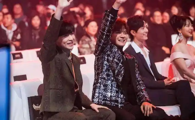 传出绯闻后张艺兴和杨紫参加同一个节目看看他们关系怎么样