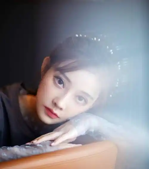 冯提莫确实可以称得上是娱乐圈中的劳模,其实冯提莫进