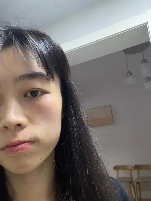 谁说16自拍好看的我怎么这么丑不过确实 我就是长得丑脸都起皮了 好久