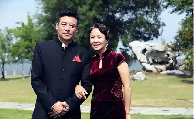 演员赵越嫁二婚佟凡恩爱25年57岁无儿无女亦无悔