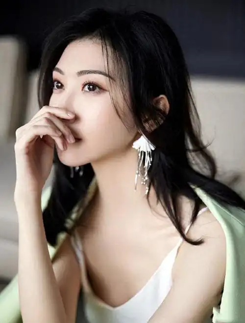 知名演员景甜评论巴以冲突惹争议,大尺度言论很勇猛,评论区沦陷|领土