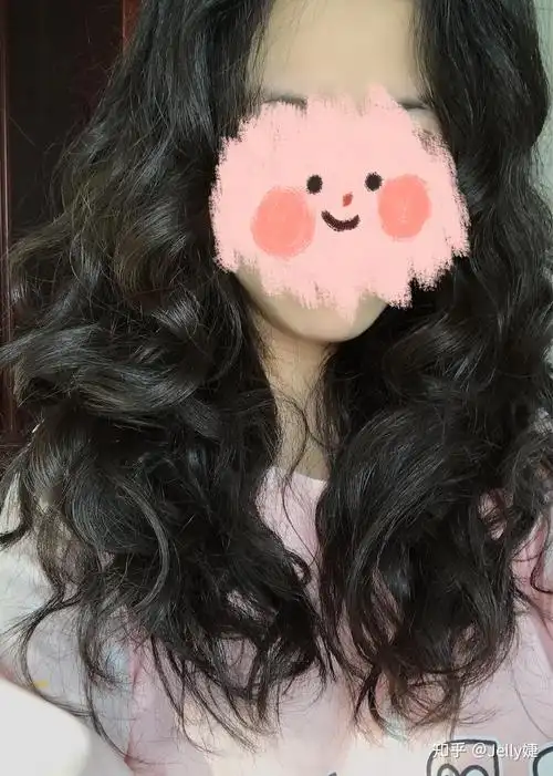 女生自来卷什么头型好看