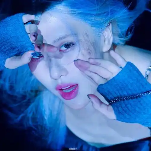 蓝色玫瑰|朴彩英