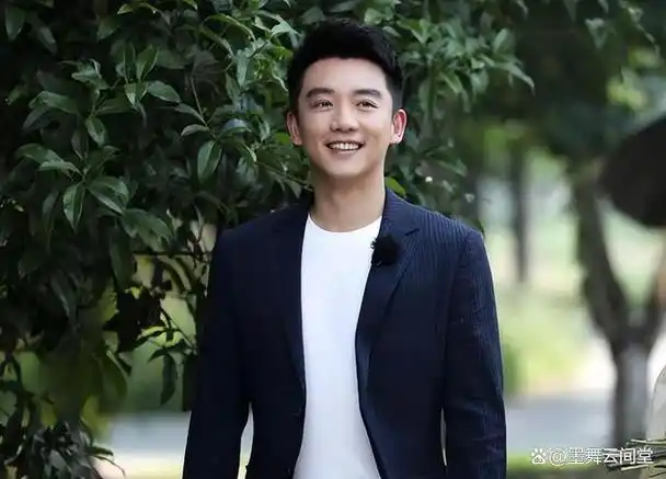 然而,郑恺却对自己内部的选角名单表示不满,坚持要在戏里为妻妹量