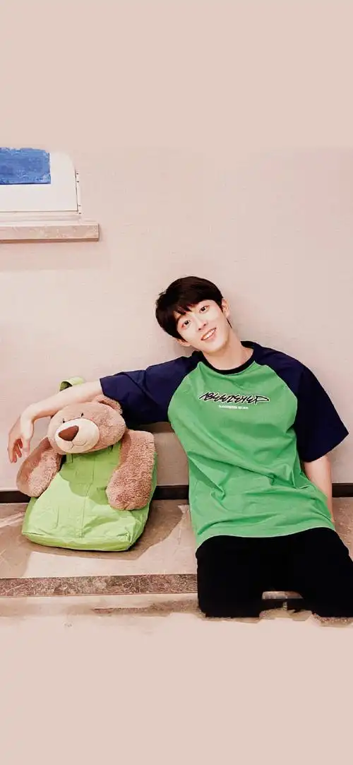 吴宇恒超话04#吴宇恒未来可期#92自修|吴宇恒新的一年会有始料不