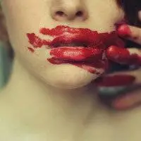 带血的伤感自残头像二次元 二次元自残血腥头像_微信头像图片大全