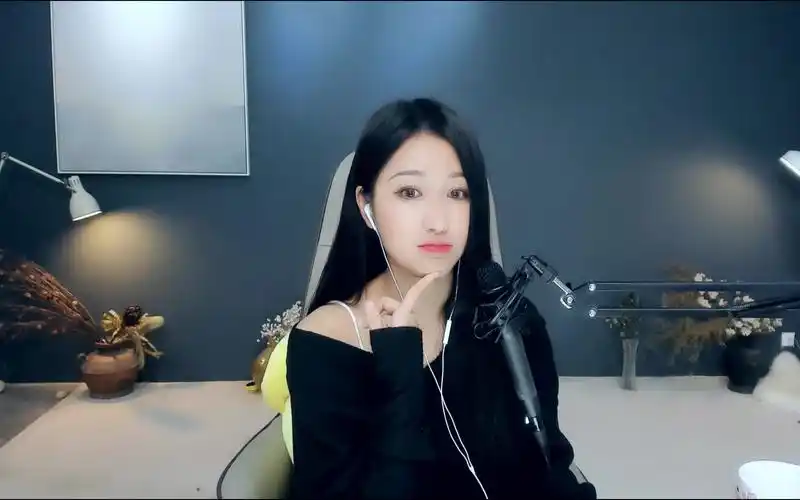 斗鱼-小深深儿_2020-10-13-2137_10-13-2324_【小深深儿】直播啦