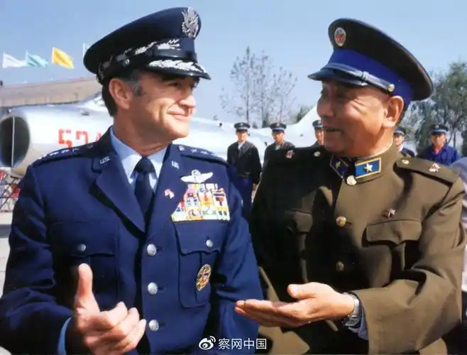 陈辉:共和国蓝天劲旅震惊世界——人民空军七十年成长历程全景回顾