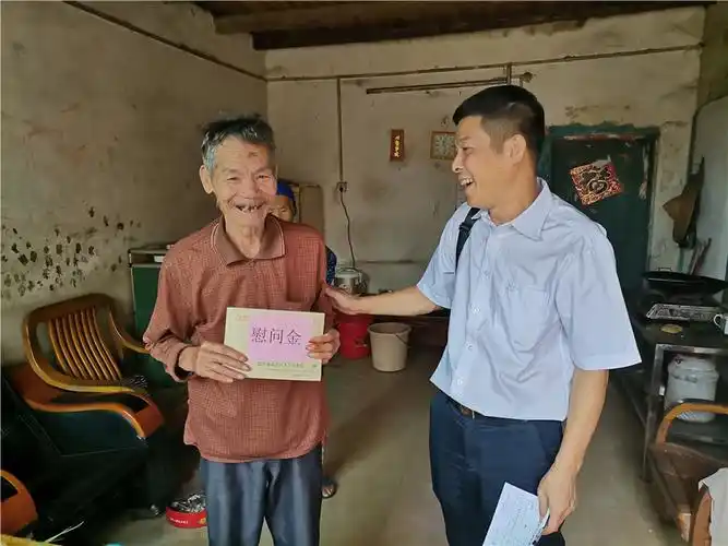 中秋节前走访慰问贫困户浓浓关怀暖人心