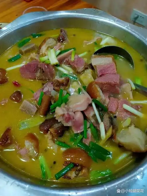猪蹄子火锅好有食欲