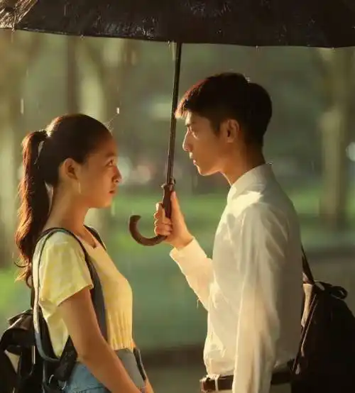 电视剧由唐嫣和钟汉良主演,号召力非常好.不过,还是发生了一个小插曲.