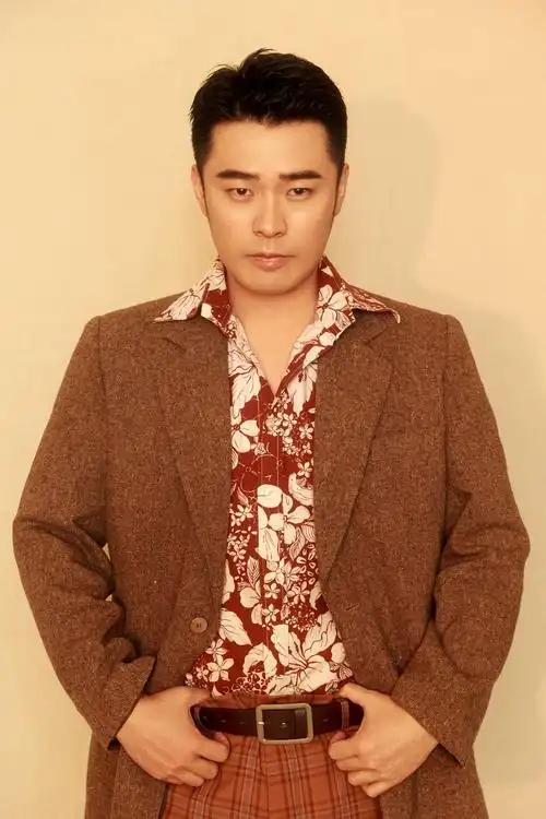 陈赫今天金鸡奖闭幕式的造型确实有点东西_高清图集_新浪网