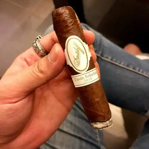 你对雪茄最初的印象