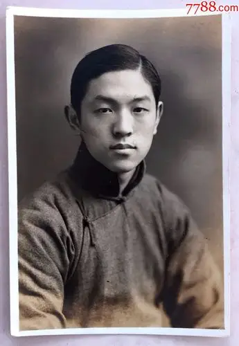 民国穿衬长衫的英俊男子照-se61466814-老照片-零售-7788收藏__中国