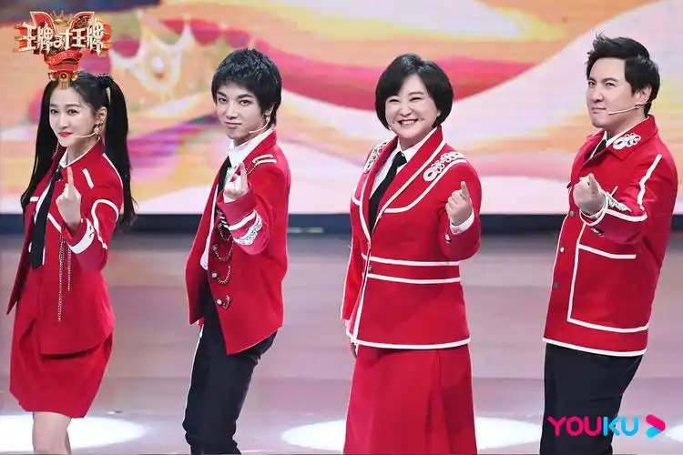 有多少人是看了 爱上"王牌家族" @沈腾 @贾玲 一如既往的非血缘兄